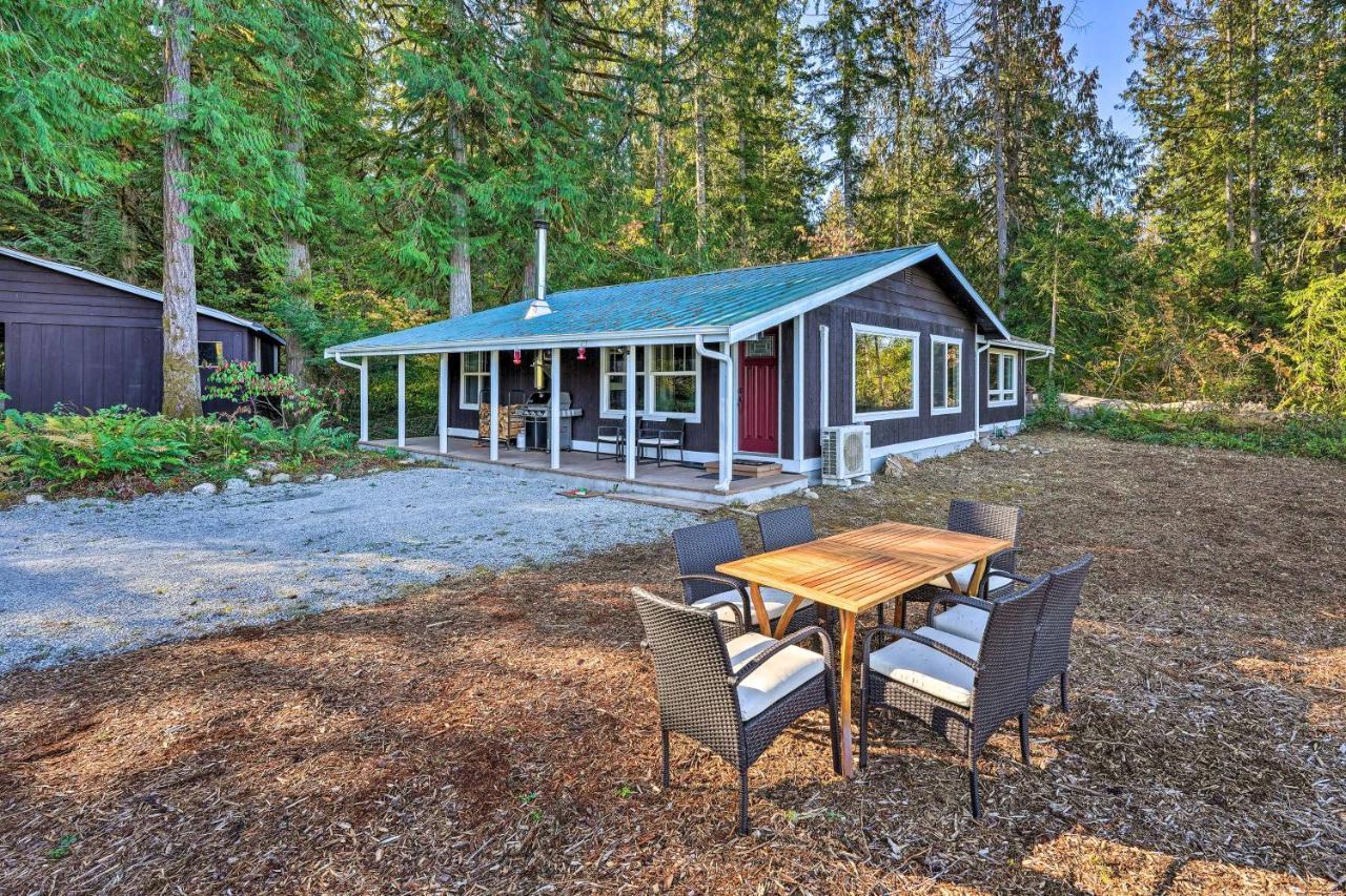 Dreamy Riverside Cabin With Fireplace And Grill Concrete Экстерьер фото